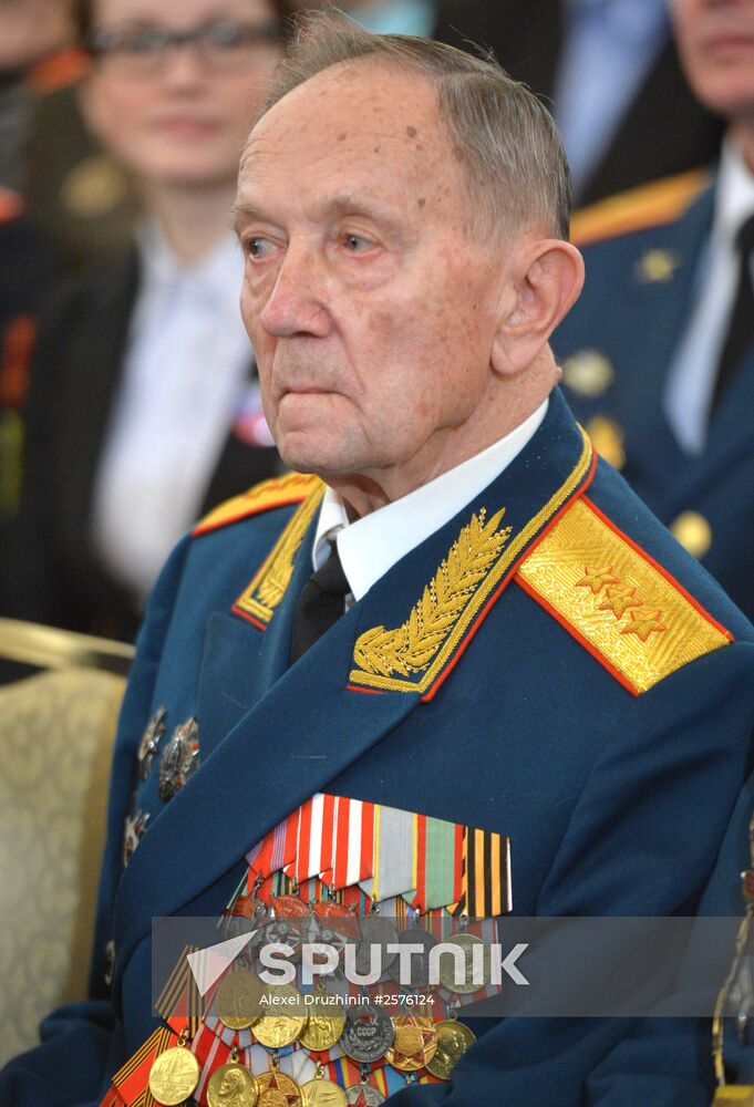 President Putin presents awards to veterans of Great Patriotic War in Kremlin