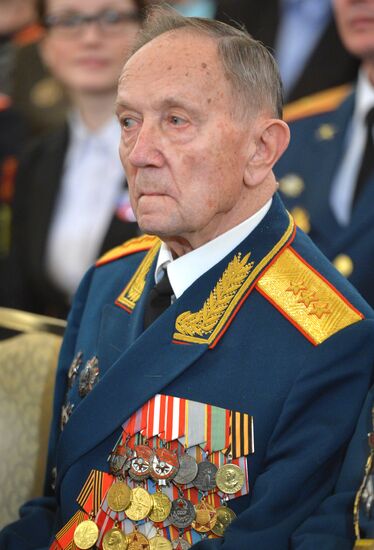 President Putin presents awards to veterans of Great Patriotic War in Kremlin