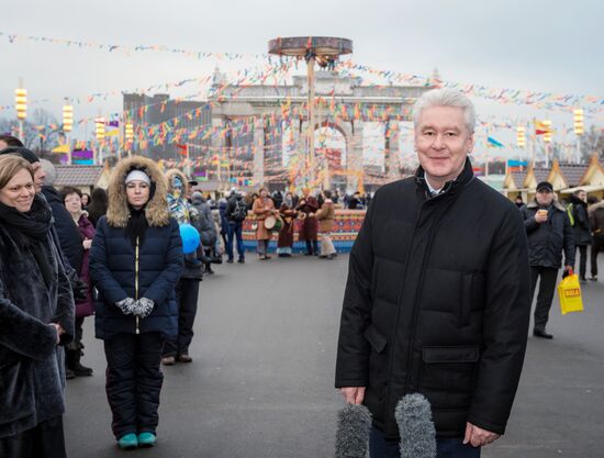 Moscow Mayor Sergei Sobyanin visits Pancake Festival at VDNKh