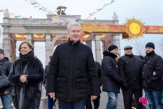 Moscow Mayor Sergei Sobyanin visits Pancake Festival at VDNKh