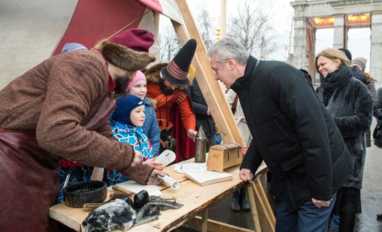 Moscow Mayor Sergei Sobyanin visits Pancake Festival at VDNKh