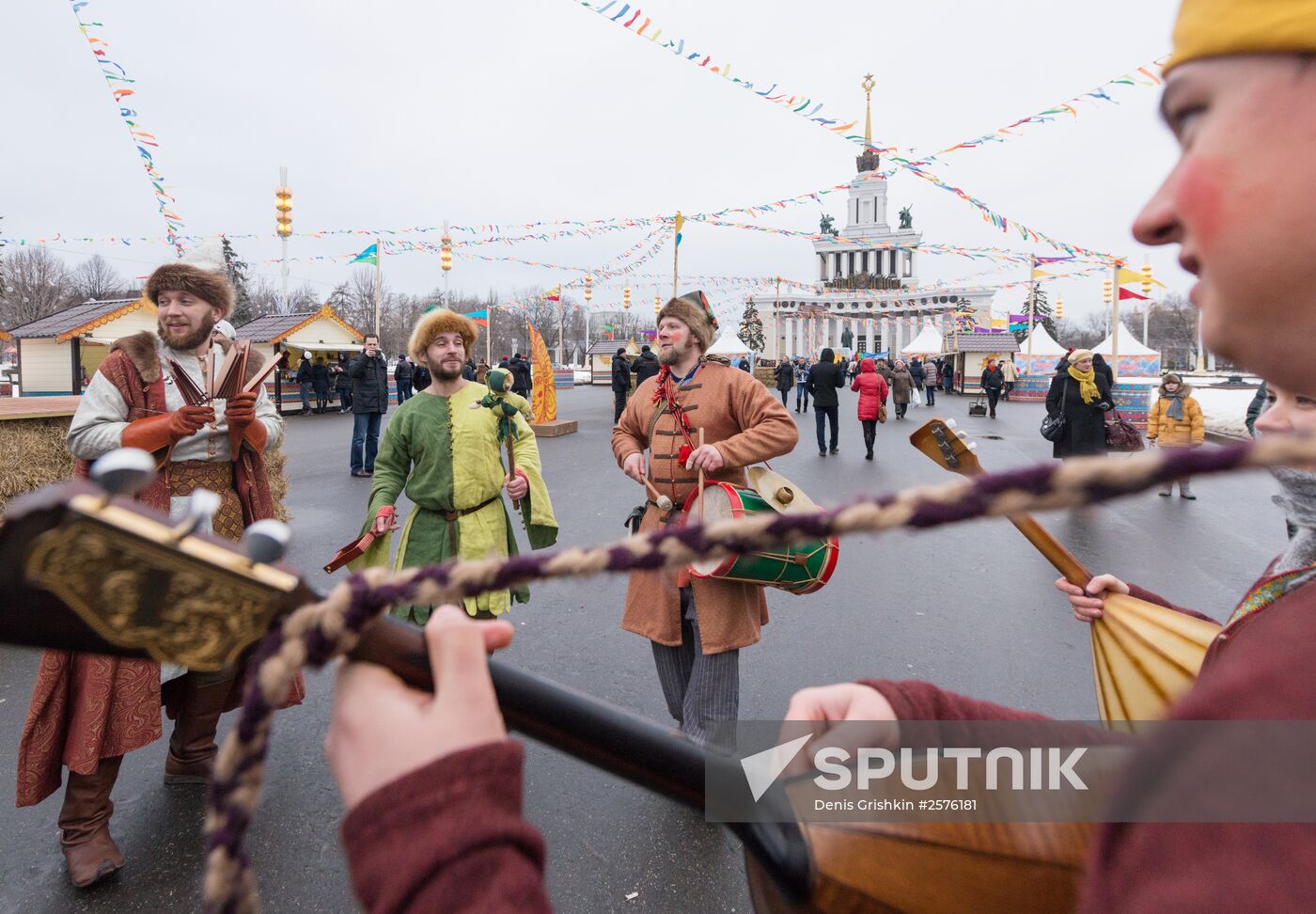Moscow Mayor Sergei Sobyanin visits Pancake Festival at VDNKh