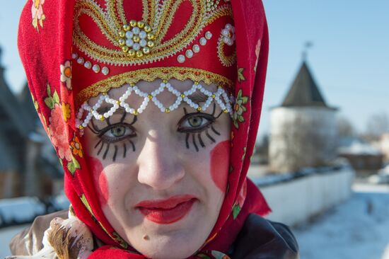 Maslenitsa celebration in Yuryevo-Polskoye