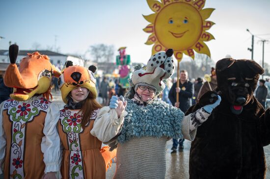 Maslenitsa celebration in Yuryevo-Polskoye