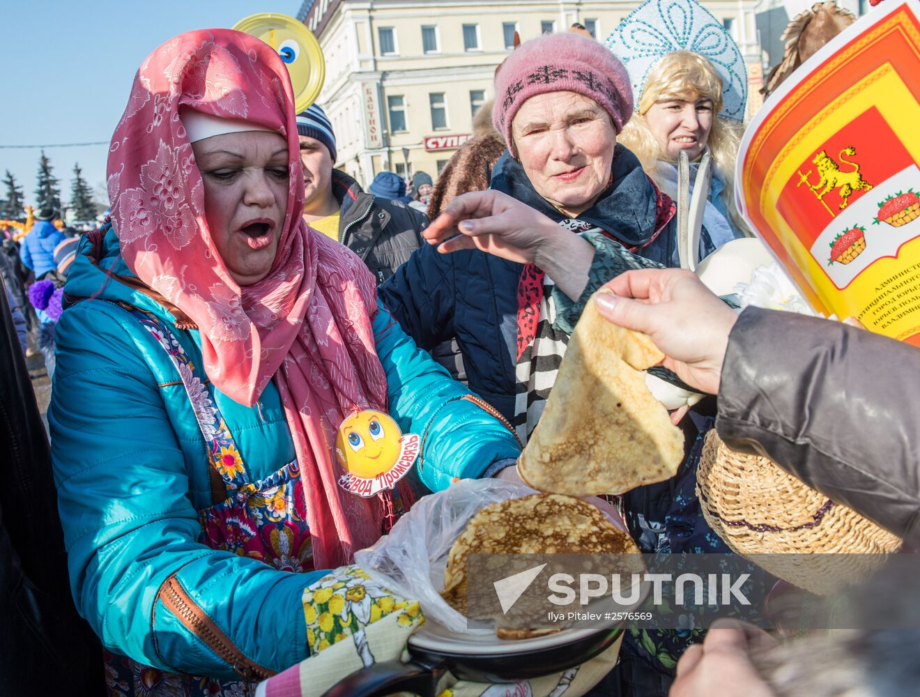 Maslenitsa celebration in Yuryevo-Polskoye