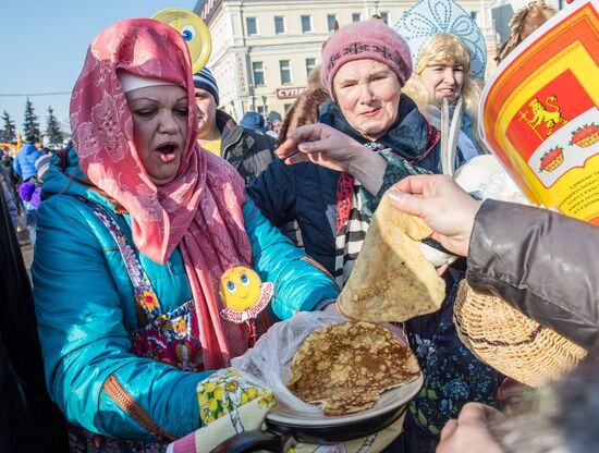 Maslenitsa celebration in Yuryevo-Polskoye