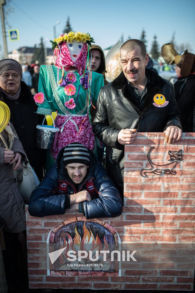 Maslenitsa celebration in Yuryevo-Polskoye