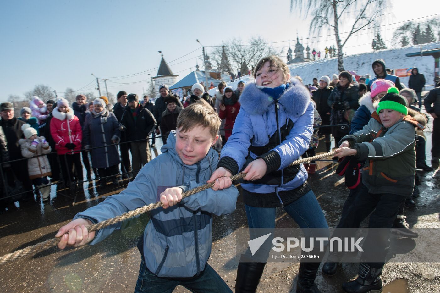 Maslenitsa celebration in Yuryevo-Polskoye