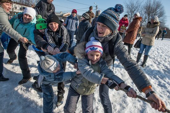 Maslenitsa celebration in Yuryevo-Polskoye
