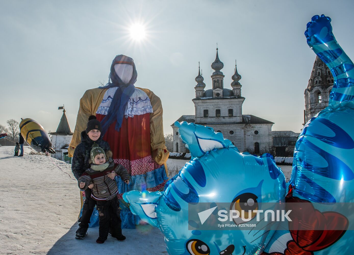 Maslenitsa celebration in Yuryevo-Polskoye