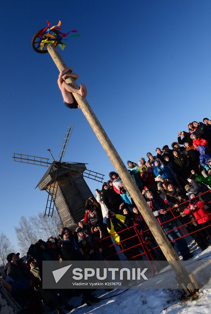 Maslenitsa festival in Suzdal