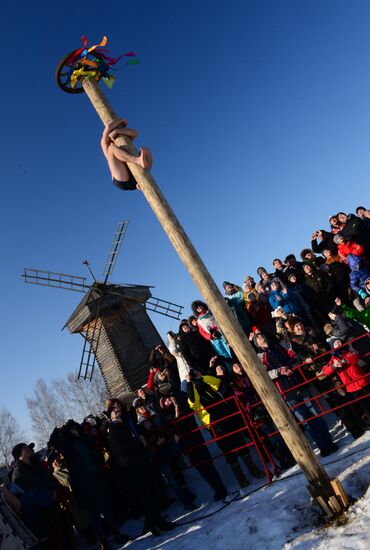 Maslenitsa festival in Suzdal