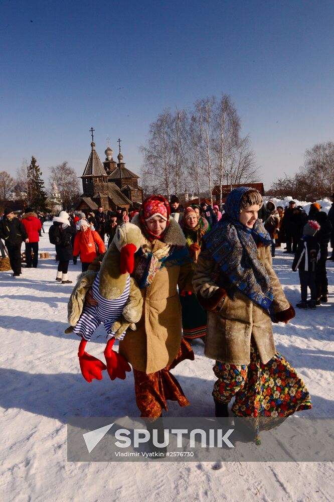 Maslenitsa festival in Suzdal