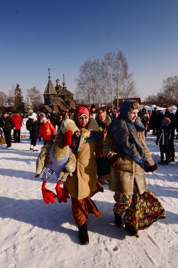 Maslenitsa festival in Suzdal