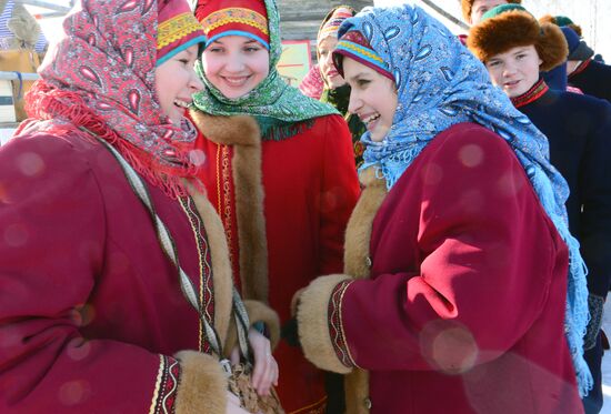 Maslenitsa festival in Suzdal