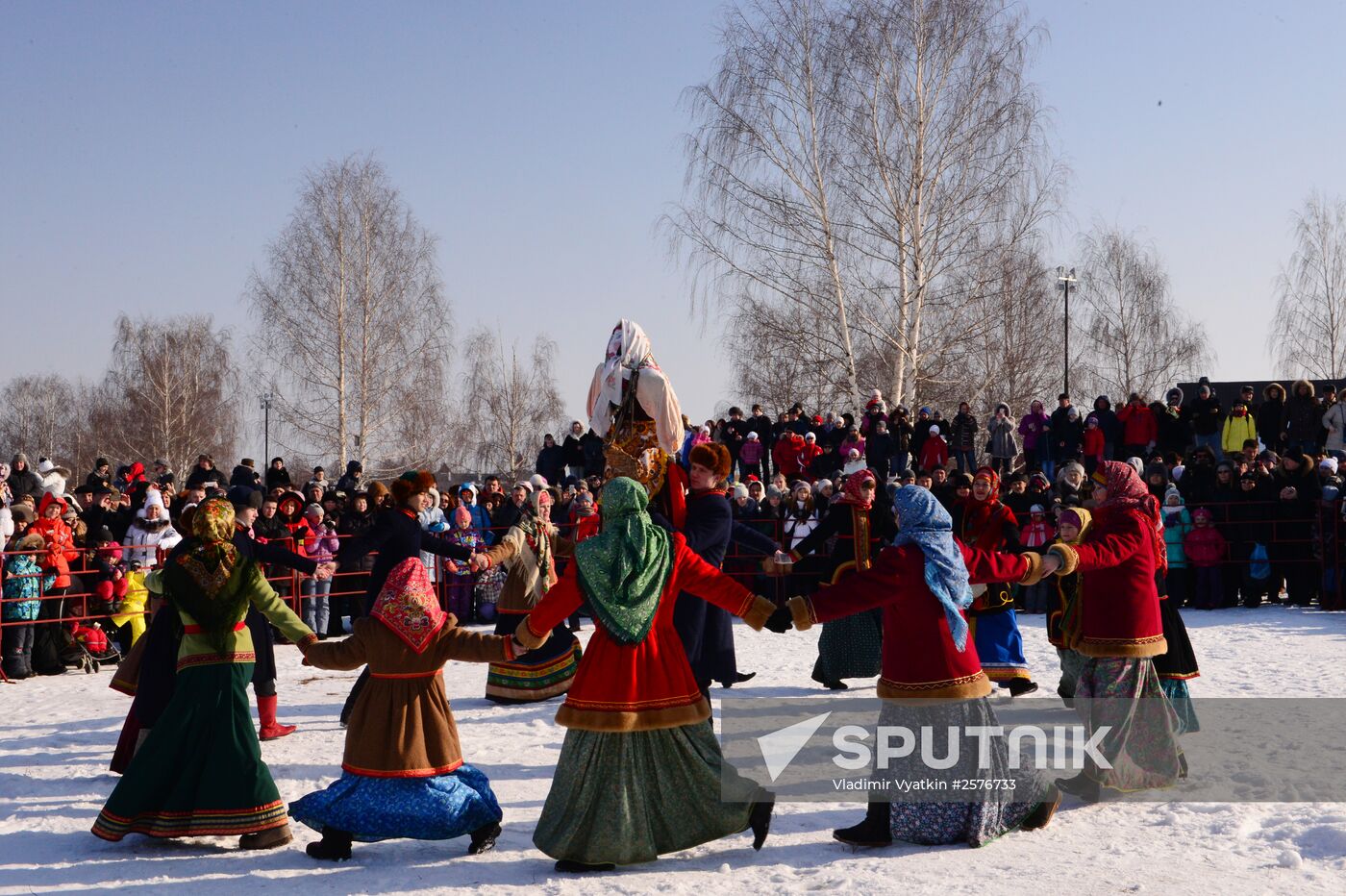 Maslenitsa festival in Suzdal