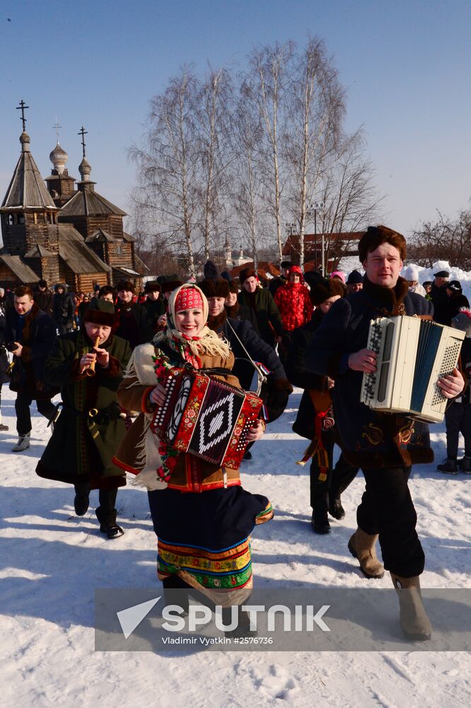 Maslenitsa festival in Suzdal