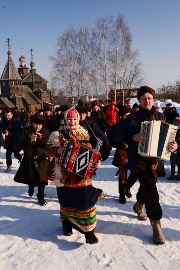 Maslenitsa festival in Suzdal