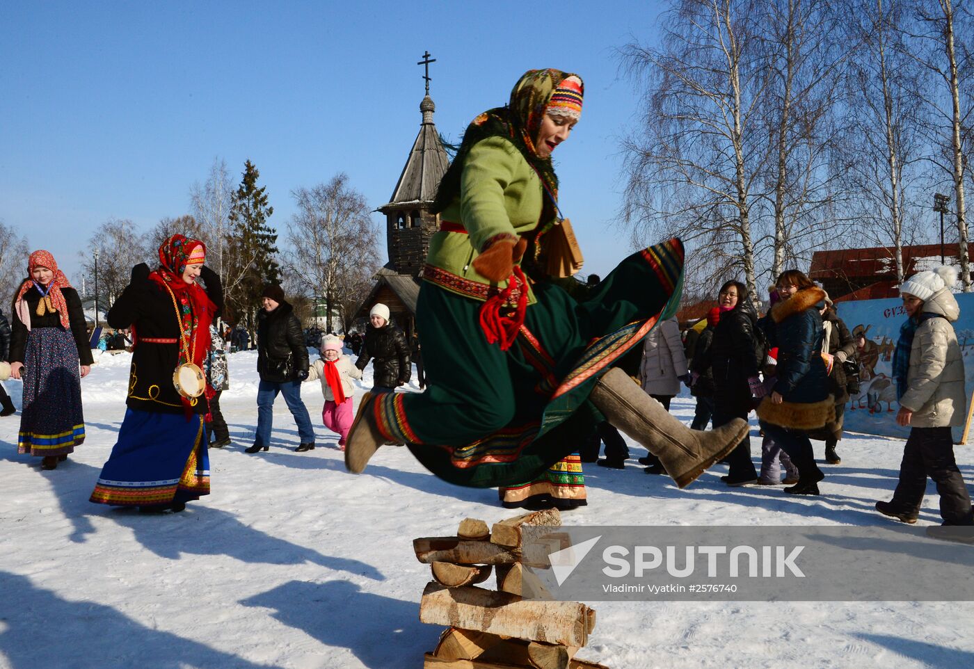 Maslenitsa festival in Suzdal