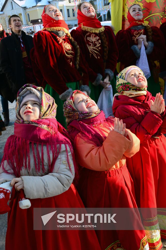 Maslenitsa festival in Suzdal
