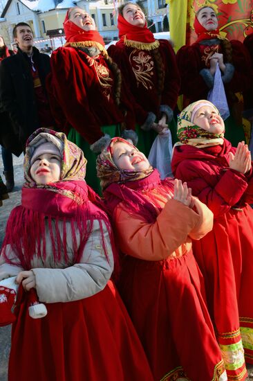 Maslenitsa festival in Suzdal