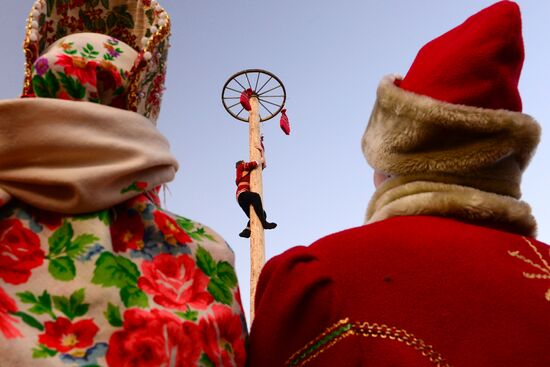 Maslenitsa festival in Suzdal
