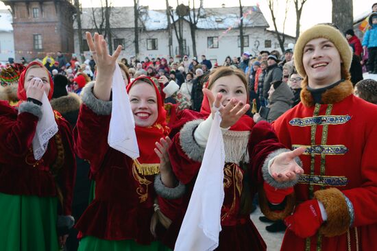 Maslenitsa festival in Suzdal