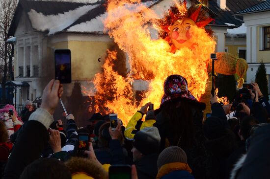 Maslenitsa festival in Suzdal
