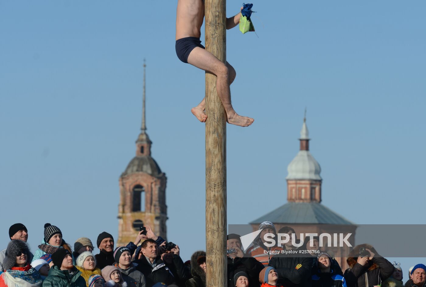 Maslenitsa festival in Suzdal