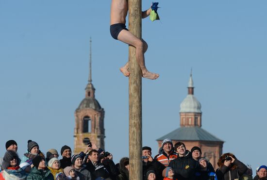Maslenitsa festival in Suzdal