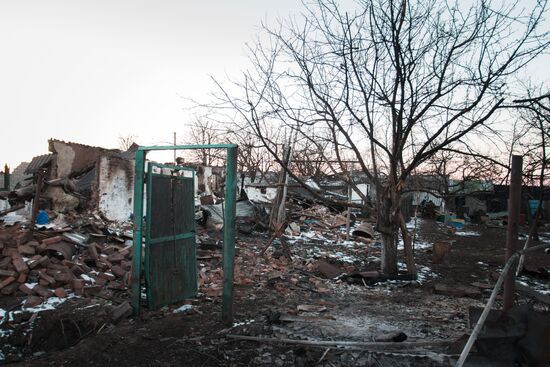 Situation in Lohvinove, Donbas