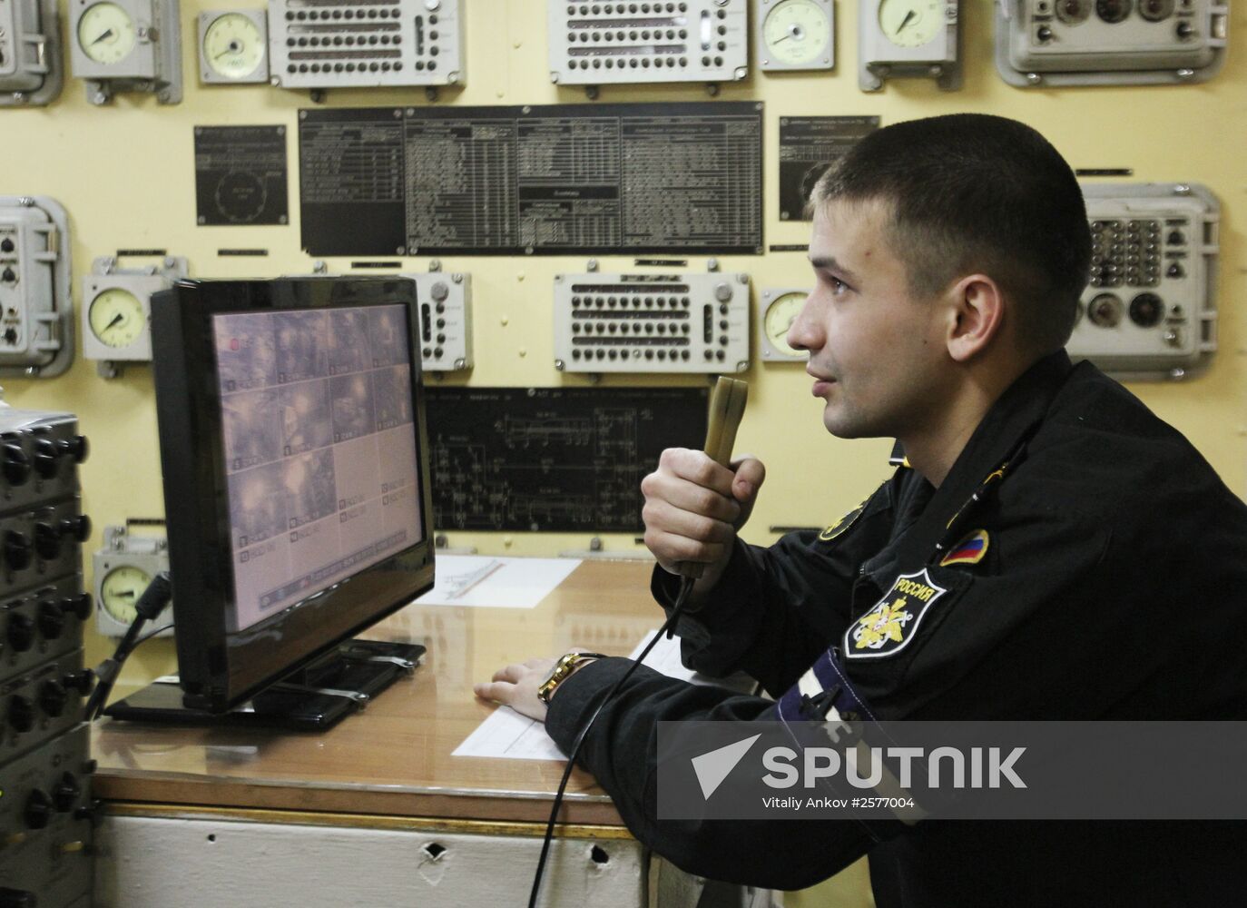 Celebrating Russian Pacific Fleet flagship Varyag's 25 years in service