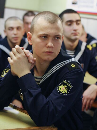 Celebrating Russian Pacific Fleet flagship Varyag's 25 years in service