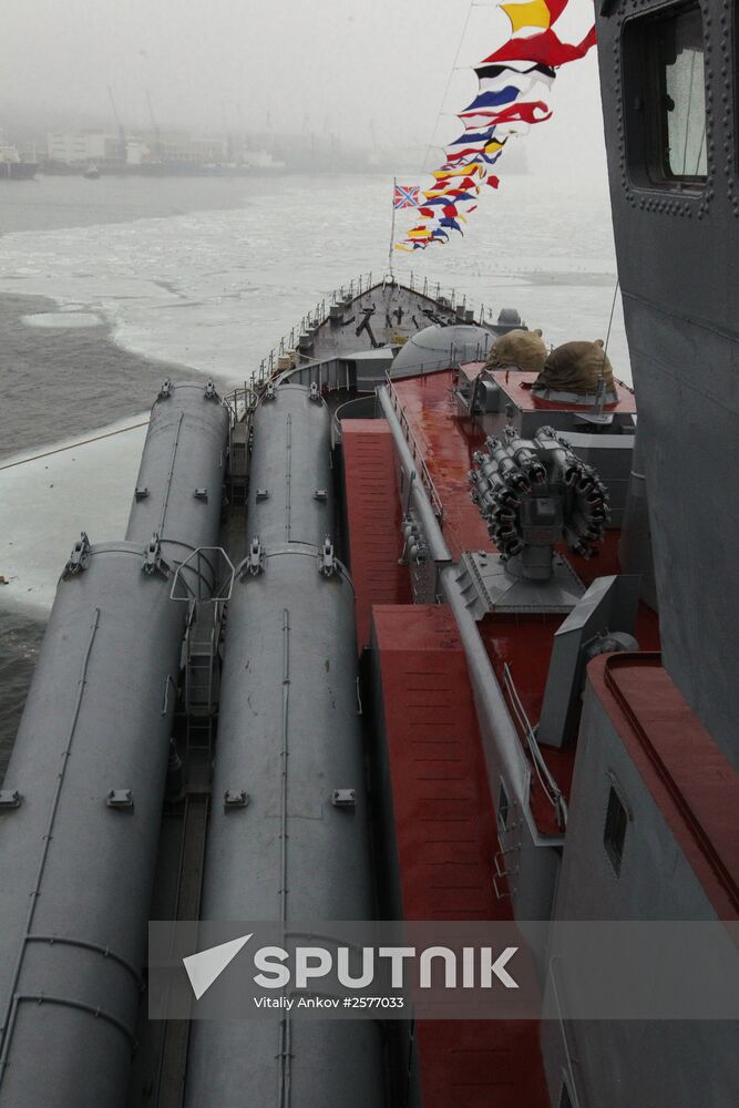 Celebrating Russian Pacific Fleet flagship Varyag's 25 years in service