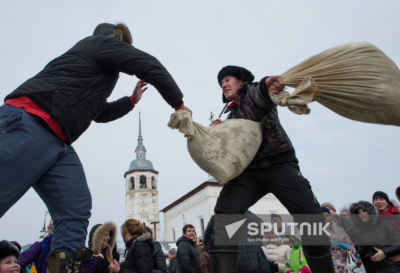 Celebrating Pancake Week in Suzdal