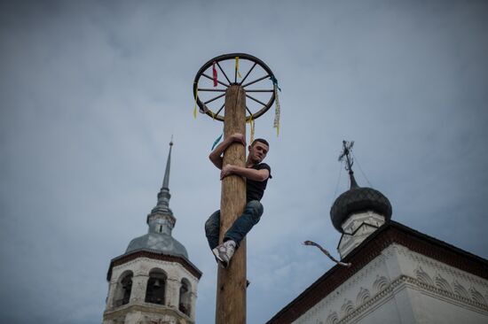 Celebrating Pancake Week in Suzdal