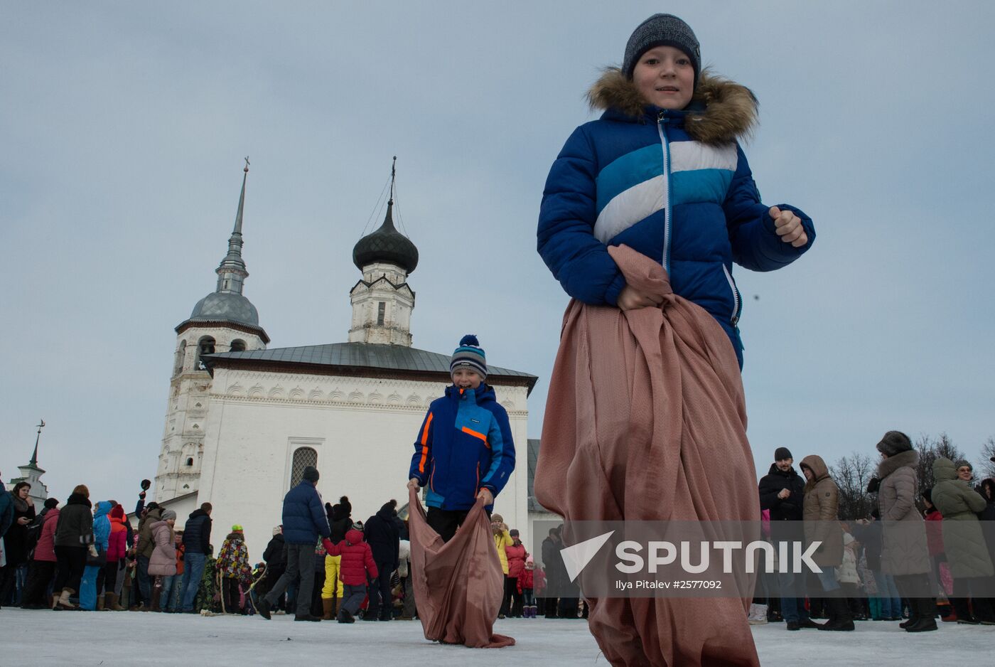 Celebrating Pancake Week in Suzdal