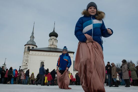 Celebrating Pancake Week in Suzdal