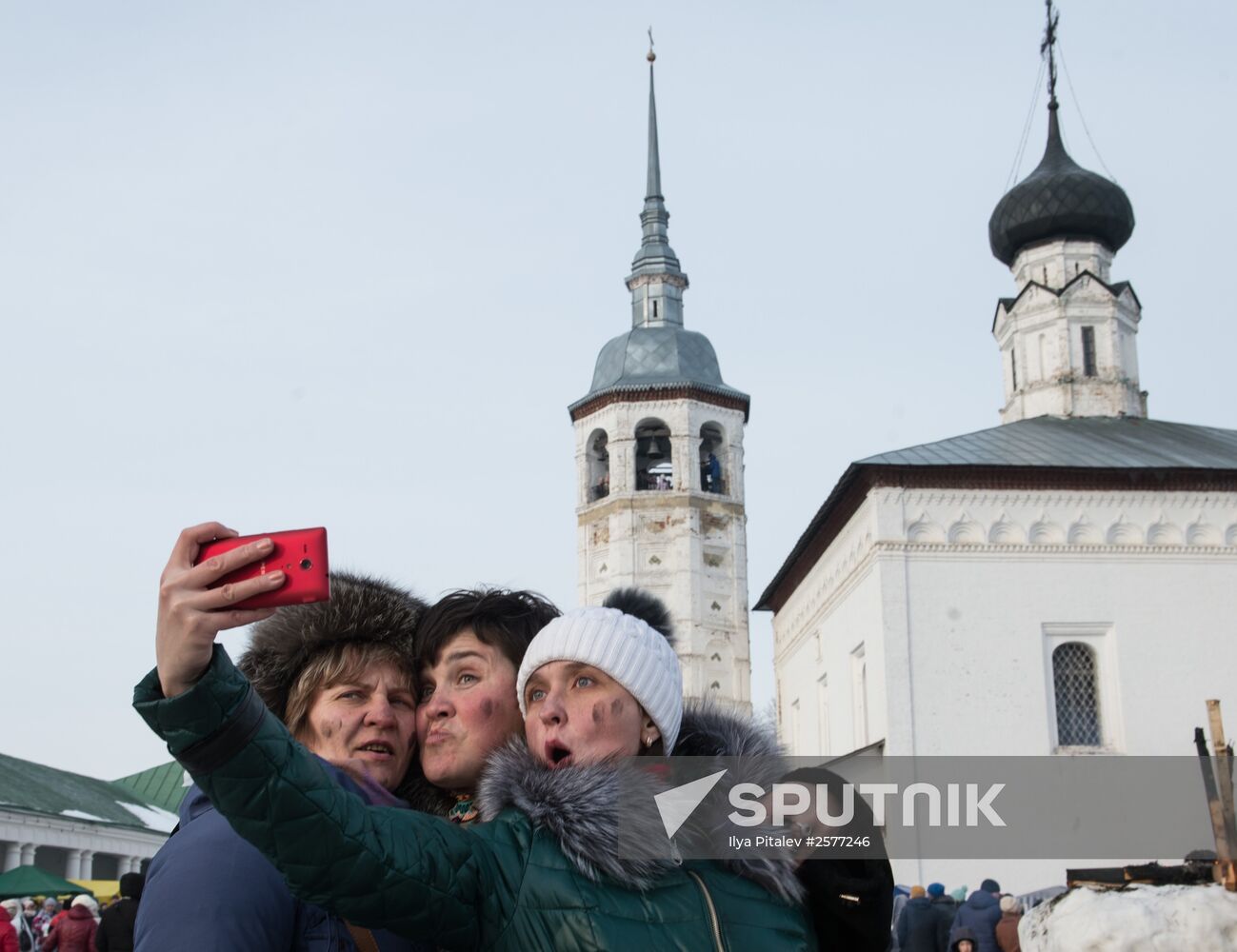 Celebrating Pancake Week in Suzdal