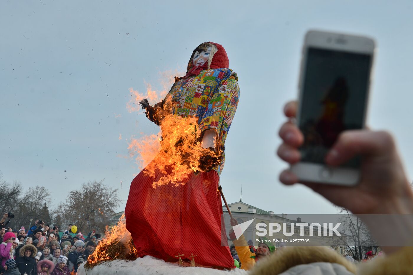 Celebrating Pancake Week in Suzdal