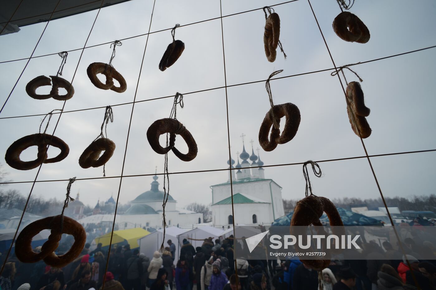 Celebrating Pancake Week in Suzdal