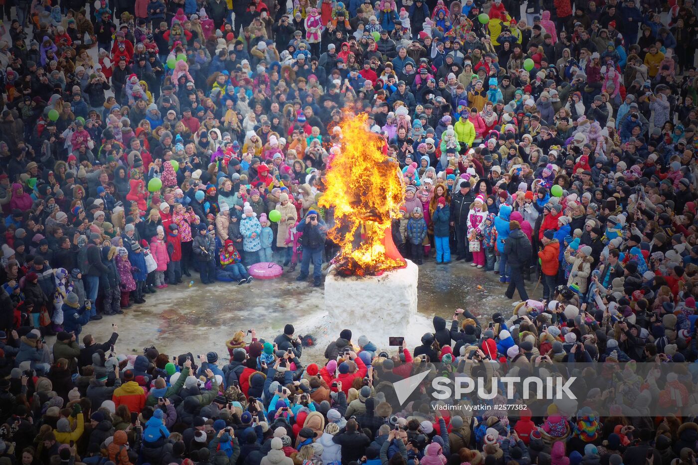 Shrovetide celebrations in Suzdal