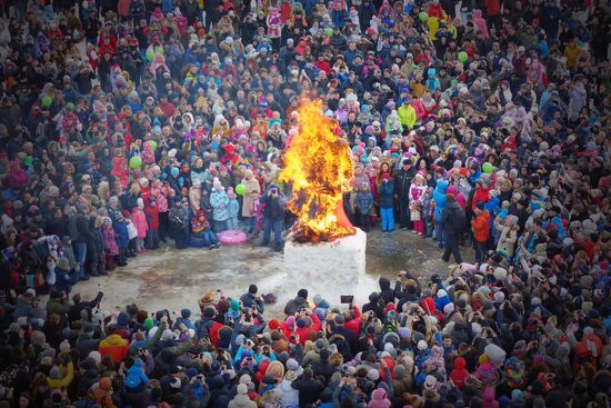 Shrovetide celebrations in Suzdal