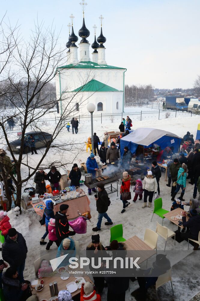 Shrovetide celebrations in Suzdal