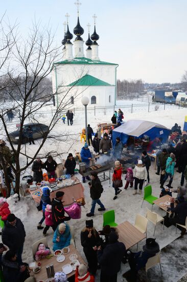 Shrovetide celebrations in Suzdal