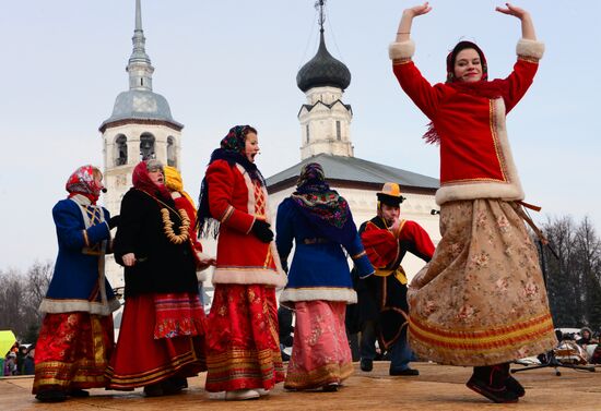 Shrovetide celebrations in Suzdal