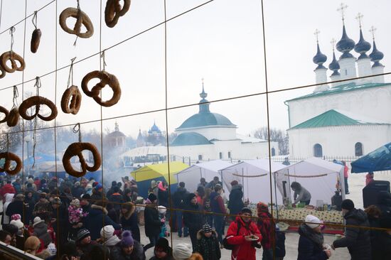 Shrovetide celebrations in Suzdal