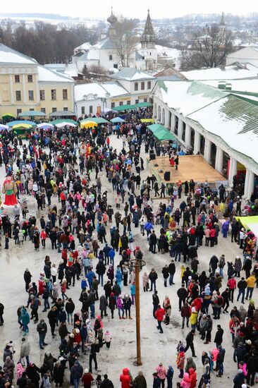 Celebrating Pancake Week in Suzdal