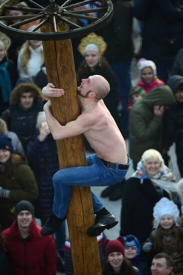 Shrovetide celebrations in Suzdal