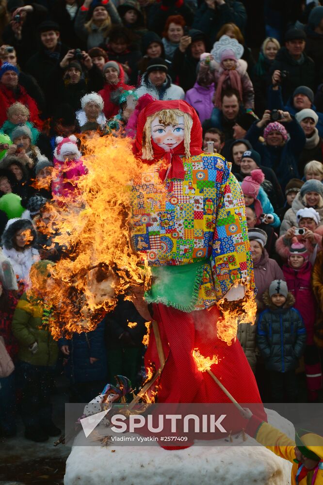 Shrovetide celebrations in Suzdal